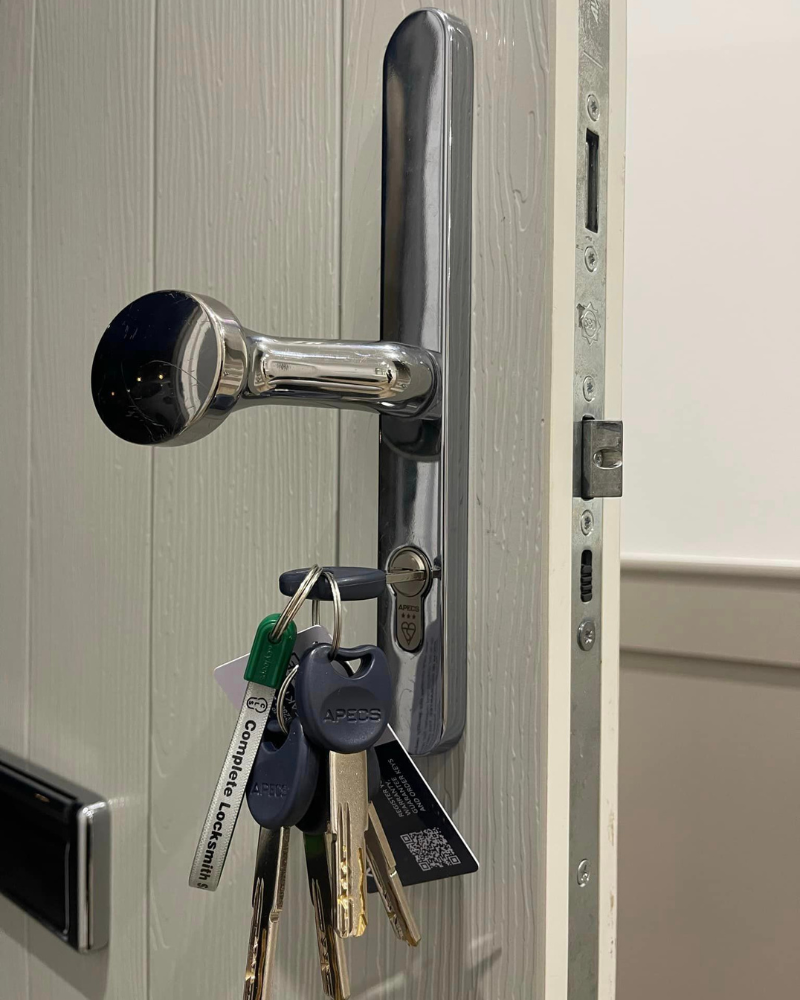 complete locksmiths.png